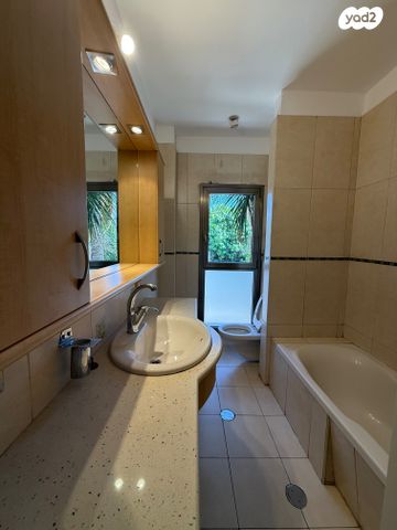 בית פרטי/ קוטג', השלום, אזור