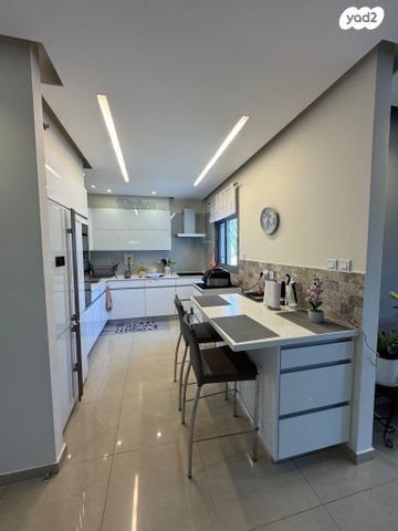 דירה, עוזי חיטמן 4, קרית אילון, חולון