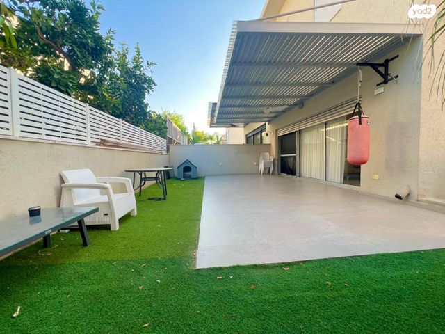 דו משפחתי, גני מנחם, באר יעקב