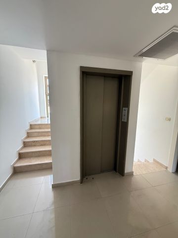 בית פרטי/ קוטג', השלום, אזור