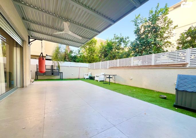 דו משפחתי, גני מנחם, באר יעקב