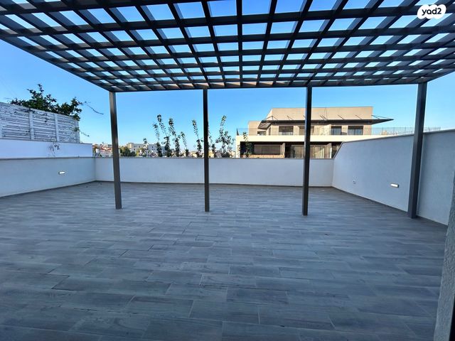 גג/ פנטהאוז, יהודה הימית 25, צהלון, שיכוני חסכון, תל אביב יפו