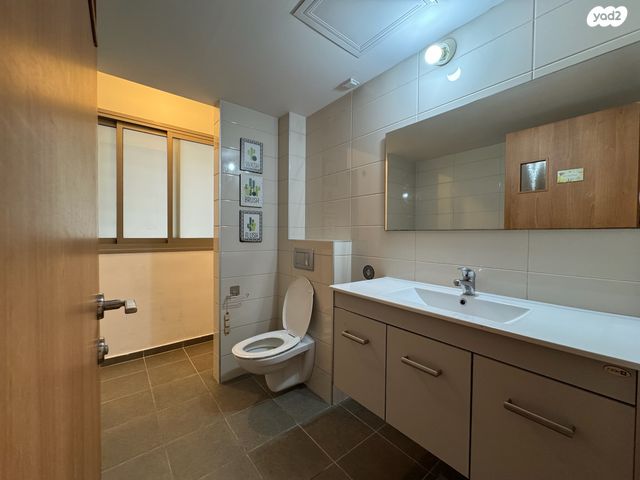 דירה, כנפי נשרים 18, קרית בורוכוב, רמת גן