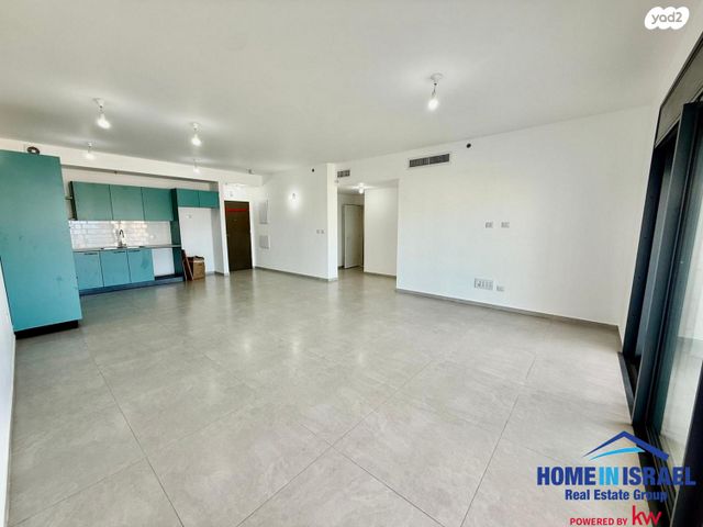 דירה, אמנון ליפקין שחק, נוף הטיילת, נתניה