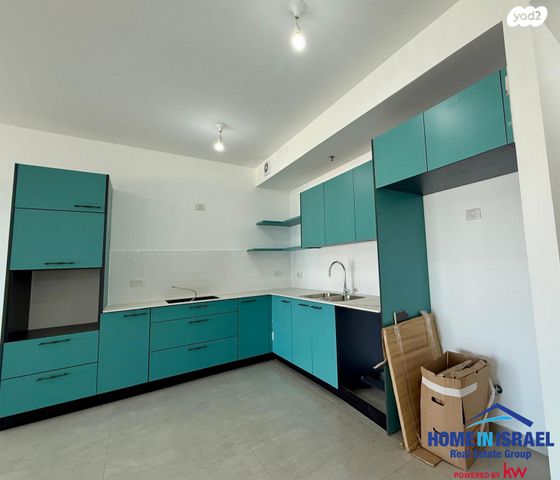 דירה, אמנון ליפקין שחק, נוף הטיילת, נתניה