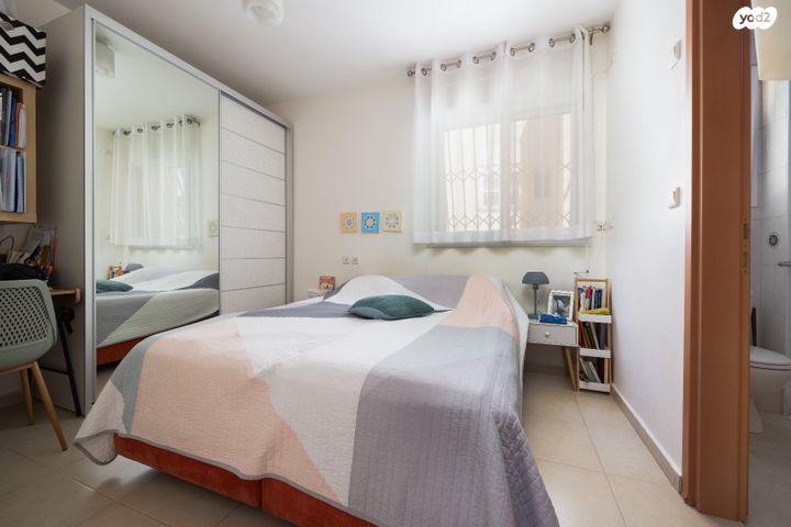 דירה, אלעזר מנחם גלרנטר, חומת שמואל, הר חומה, ירושלים