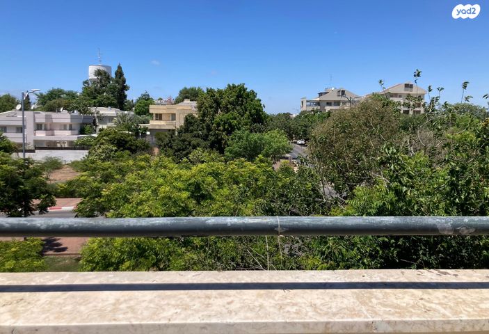 דירה, הלוטוס, קרית הפרחים - 2005, רעננה