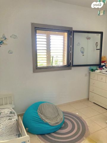 דירה, הלוטוס, קרית הפרחים - 2005, רעננה