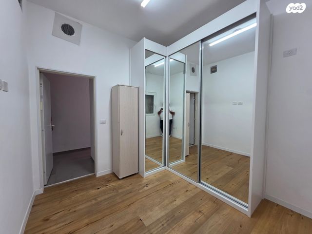 גג/ פנטהאוז, ד' / מערב מרכז העיר, רחובות