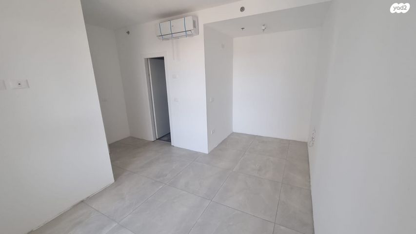 דירה, הר מירון, נווה ישראל, הרצליה