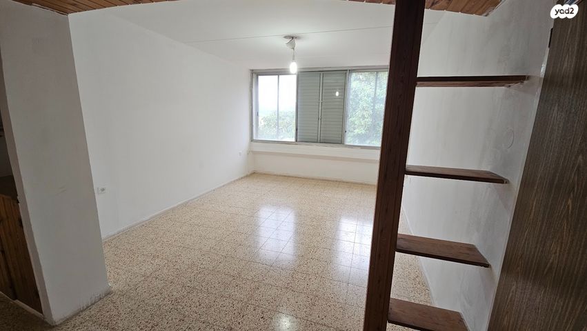 דירה, סיגליות, הסגליות, מעלות תרשיחא