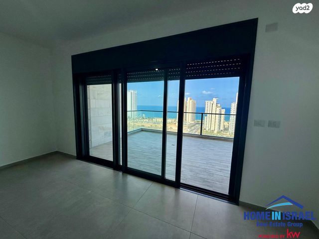 דירה, אמנון ליפקין שחק, נוף הטיילת, נתניה