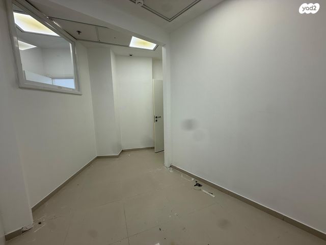 משרדים, יהושע שטמפפר 17, מרכז העיר דרום, נתניה