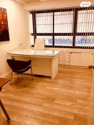 משרדים, הבונים, אזור תעשיה ספיר, נתניה