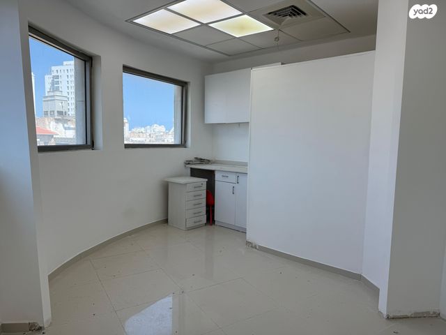 משרדים, יהושע שטמפפר 17, מרכז העיר דרום, נתניה