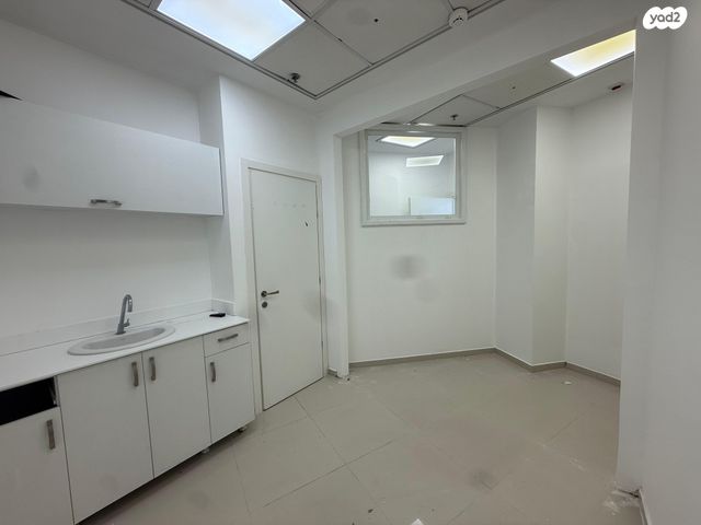 משרדים, יהושע שטמפפר 17, מרכז העיר דרום, נתניה