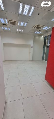 חנויות/ שטח מסחרי, דרך בן גוריון, דרום מערב ותיק, בת ים