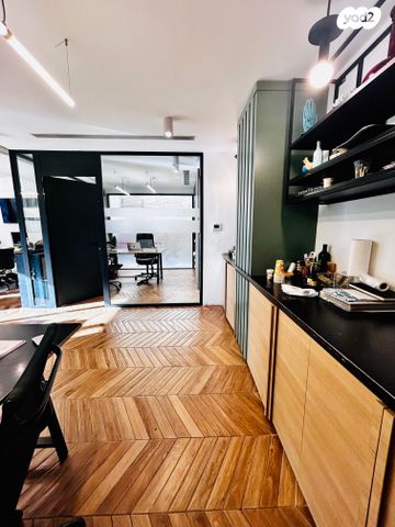 חנויות/ שטח מסחרי, בן יהודה 108, הצפון הישן - דרום, תל אביב יפו