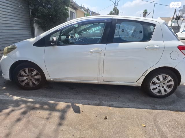 טויוטה יאריס