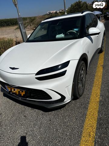 מודעת רכב ג'נסיס GV60