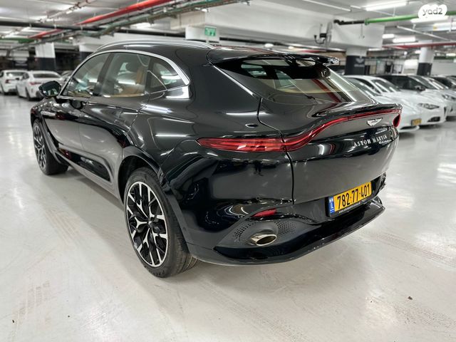 אסטון מרטין DBX