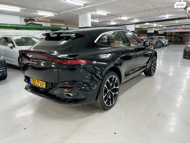 אסטון מרטין DBX