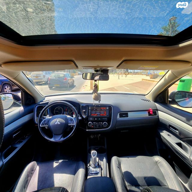 מיצובישי אאוטלנדר