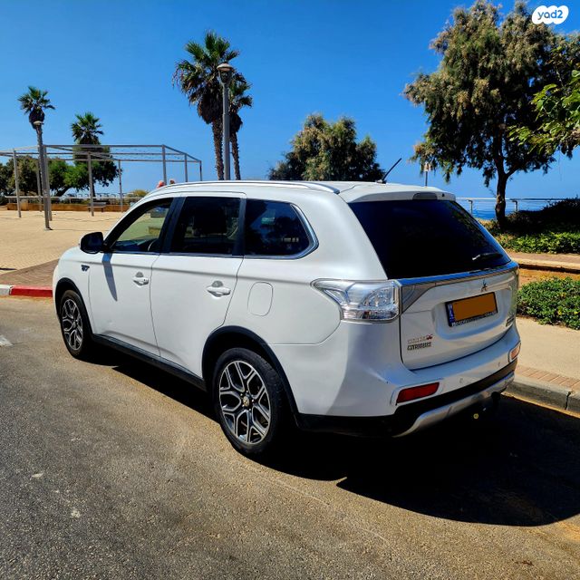 מיצובישי אאוטלנדר