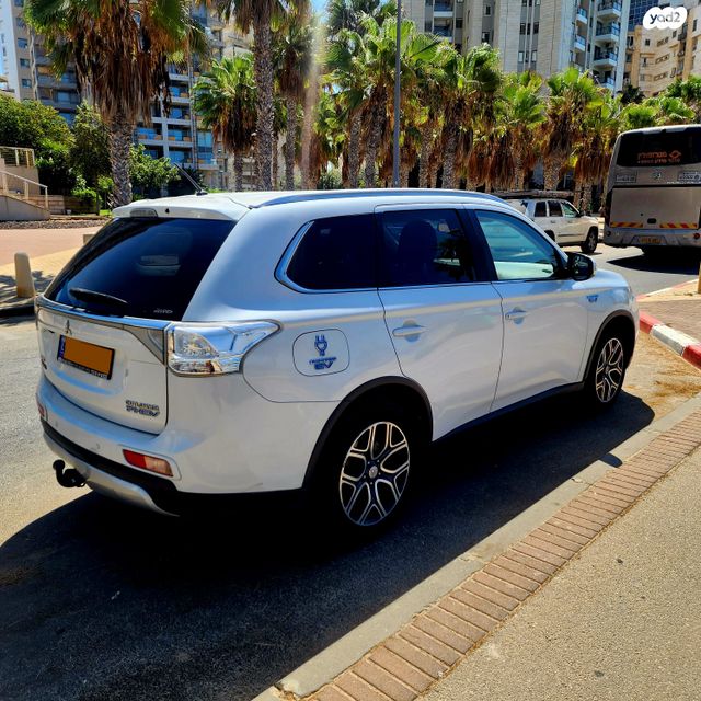 מיצובישי אאוטלנדר