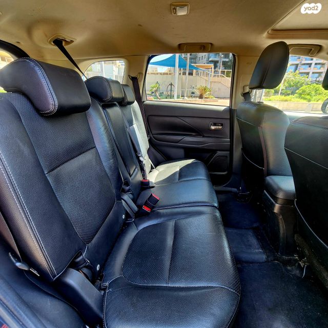 מיצובישי אאוטלנדר