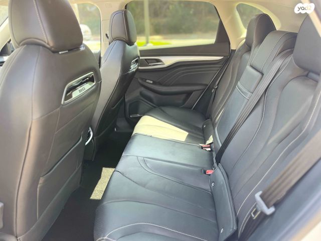 אם ג'י מארוול R