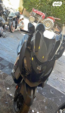 מודעת רכב סאן יאנג קרוזים 300