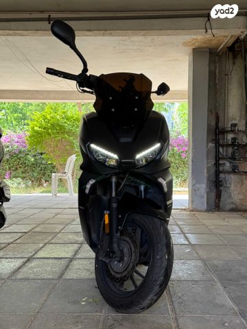 מודעת רכב לונגיה VMAX 300