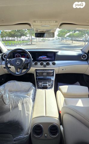 מודעת רכב מרצדס-בנץ E-class 2