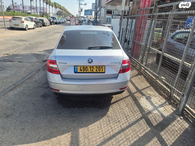 סקודה אוקטביה