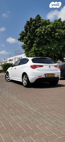 אלפא רומיאו ג'ולייטה