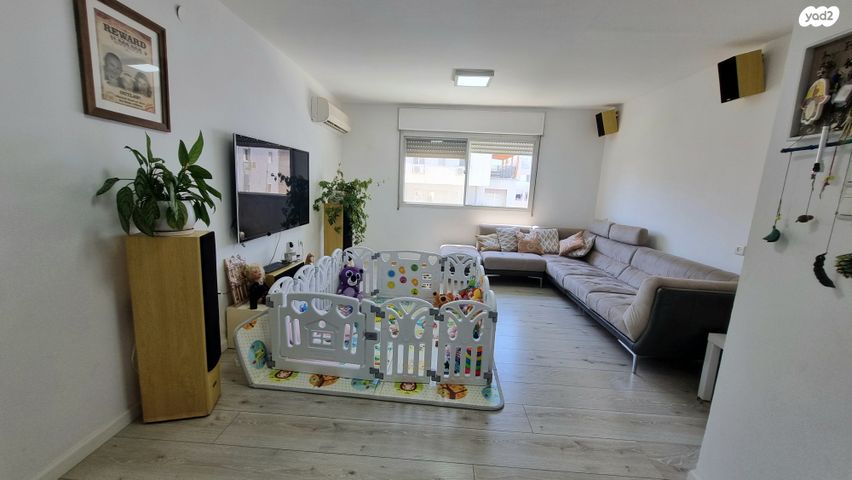 גג/ פנטהאוז, אירוס הארגמן 46, גבעת האירוסים, נתניה