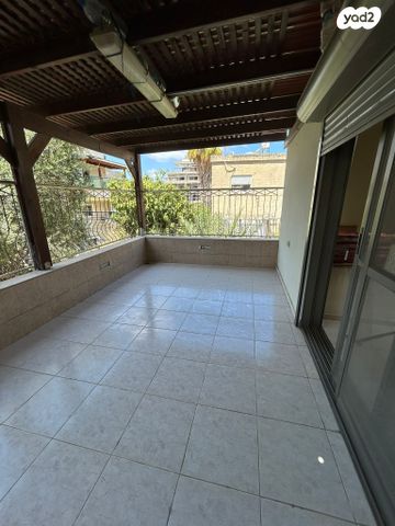 בית פרטי/ קוטג', ארלוזורוב 4, מרכז העיר, קרית אתא