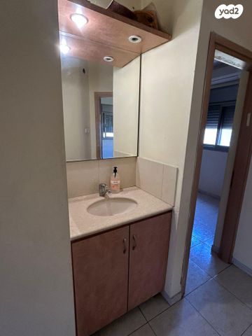 בית פרטי/ קוטג', ארלוזורוב 4, מרכז העיר, קרית אתא