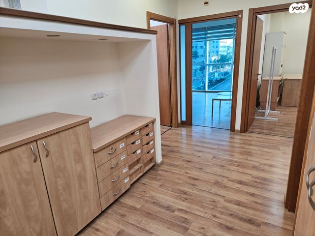 משרדים, התדהר 17, אזור תעשייה קרית אתגרים, רעננה