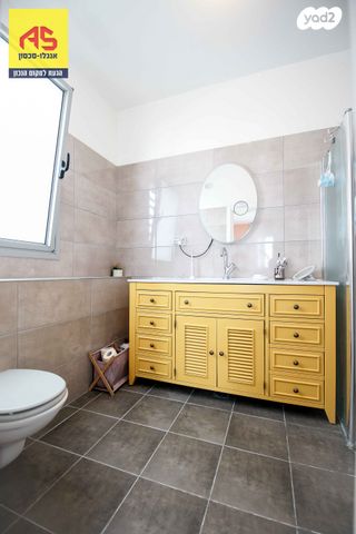 דו משפחתי, גולן, יובלים, פרדס חנה כרכור