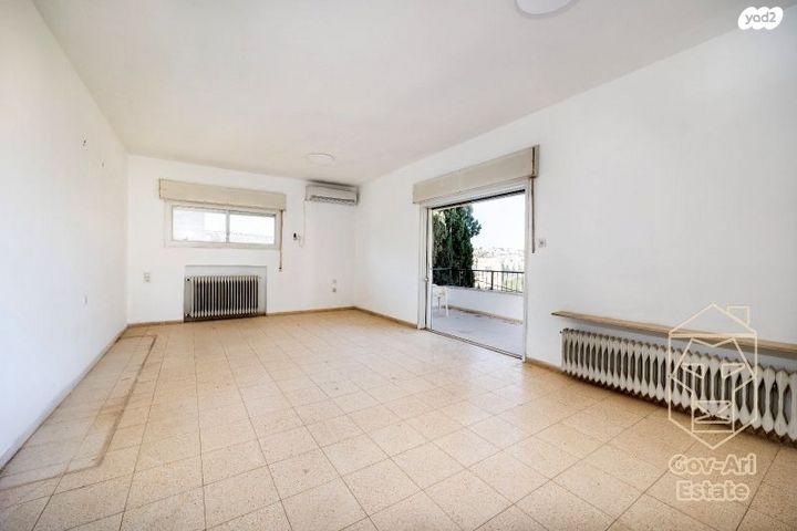 דירה, דב קמחי, גבעת הורדים, רסקו, ירושלים