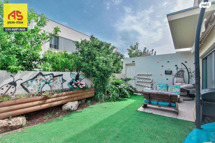 דו משפחתי, גולן, יובלים, פרדס חנה כרכור