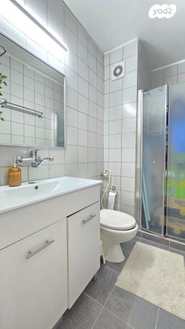 דירה, ה' באייר, נווה אפק, ראש העין