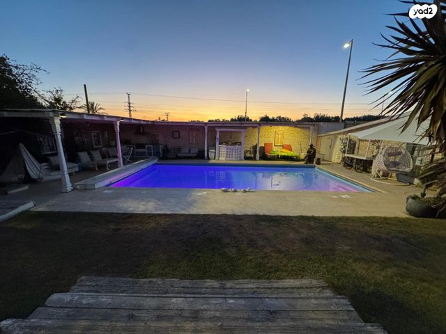 משק חקלאי/ נחלה, בית עובד