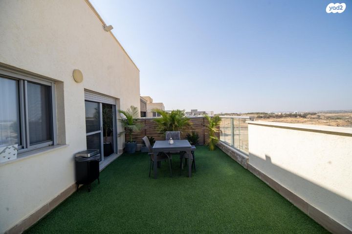 גג/ פנטהאוז, אופקים