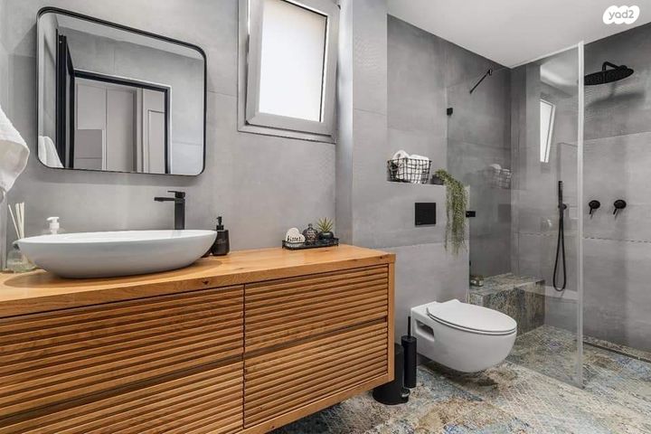 גג/ פנטהאוז, העצמאות, פתח תקווה