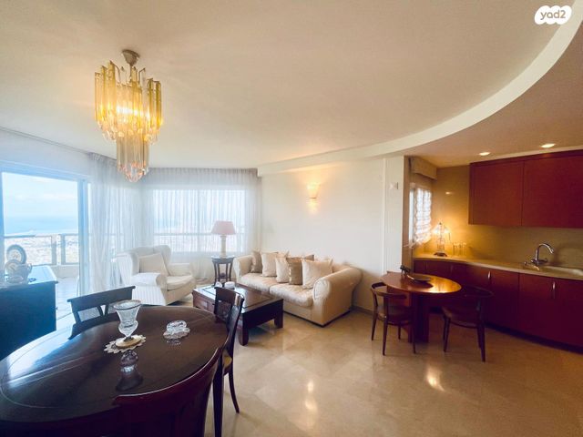 דירה, מיכאל קשטן, סביוני הכרמל, חיפה