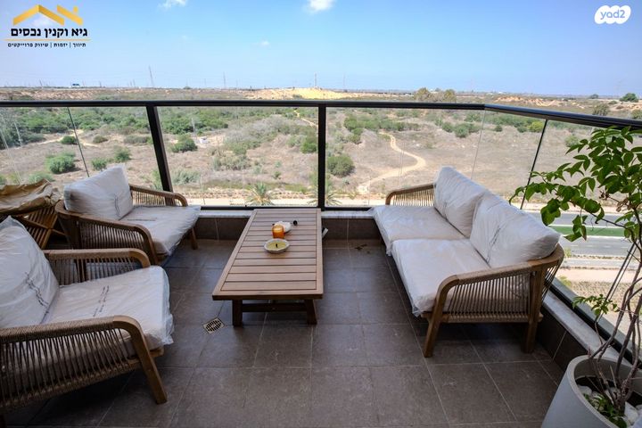 דירה, רחל המשוררת 14, נאות שמיר, יבנה