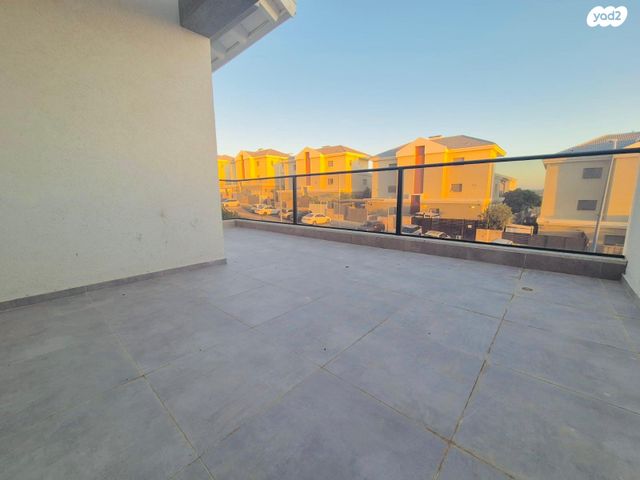 דו משפחתי, חורשת האקליפטוס 103, אדמית / יערית, שלומי